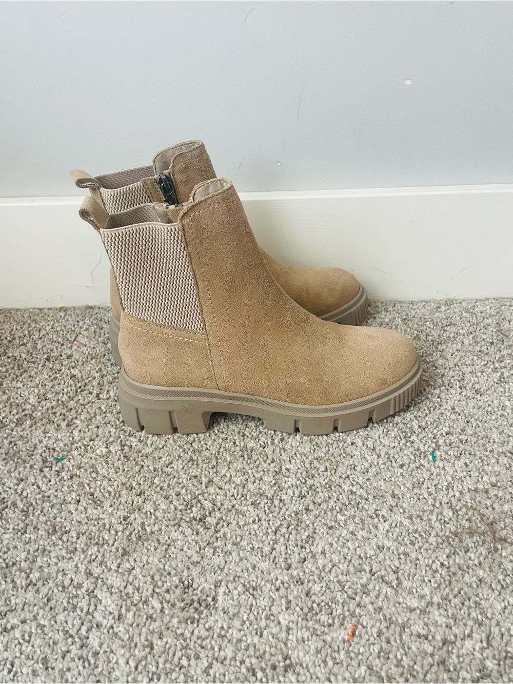 Blondo Waterproof Chelsea Boot NWT